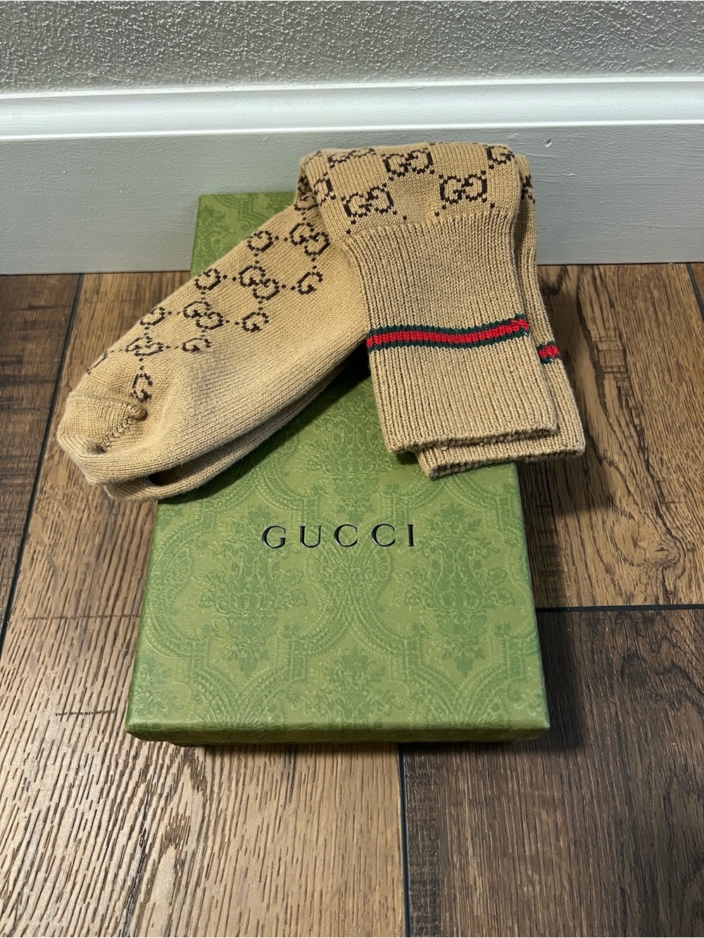 Gucci Beige GG Monogram Crew Socks with Signature Green-Red Stripe